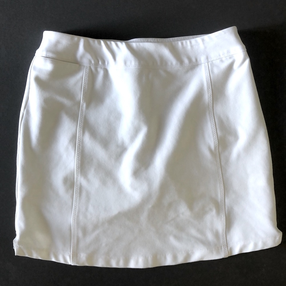 Adidas white tennis skirt with undershorts excellent pre-owned condition size S
